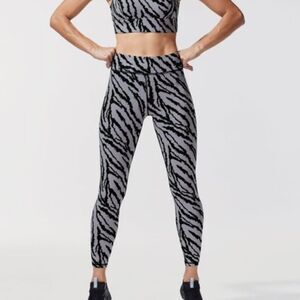 Michi Verve 7/8 Legging in Grey Marble Tiger